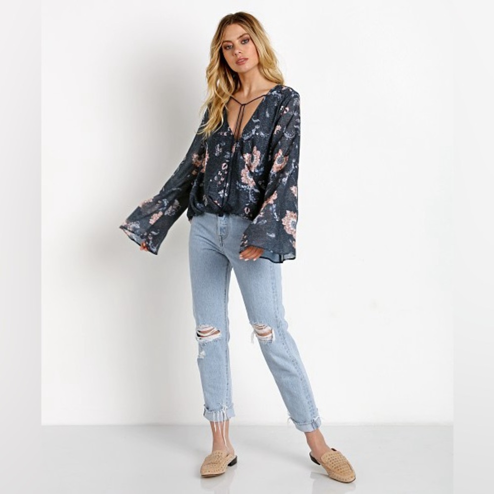 TJD SURPLICE JAPANESE BUDS TOP